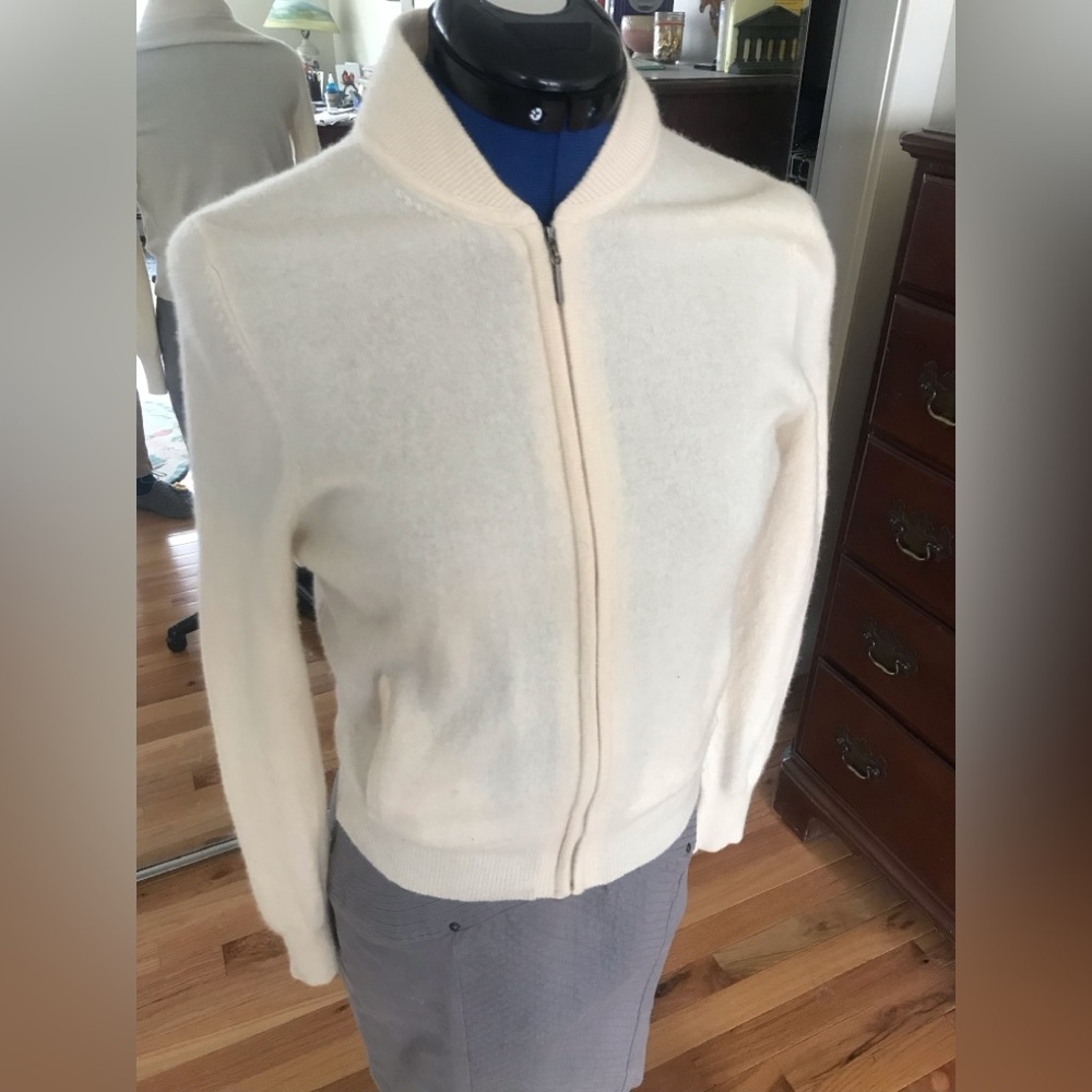 Lord & Taylor Cashmere Knit Sweater - Picture 6 of 6